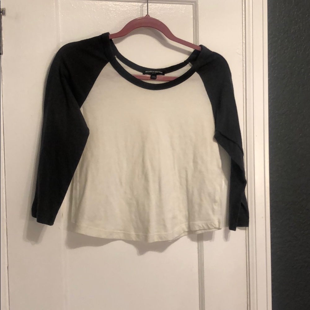 Brandy Melville cropped baseball tee